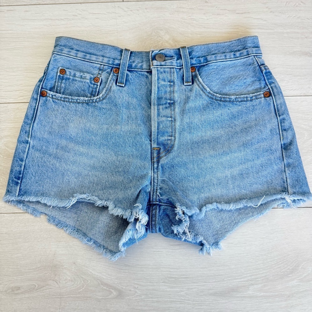 Levi’s Short Button Fly Denim Jean Shorts Cut Off Size 27